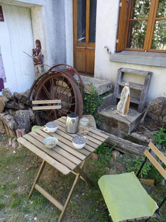 L'Escalier Des Reves Panzió Saint-Sauveur-en-Puisaye Kültér fotó
